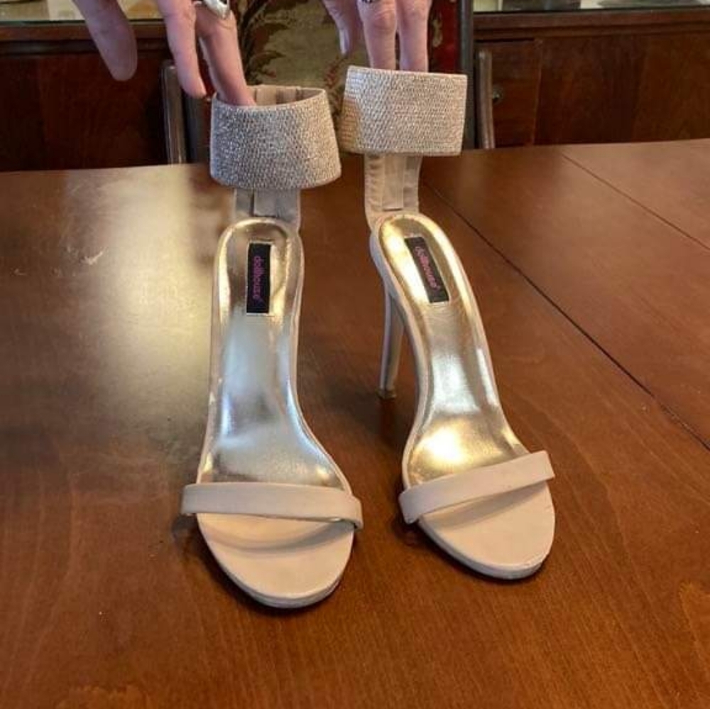 Dollhouse heels rose gold size 9